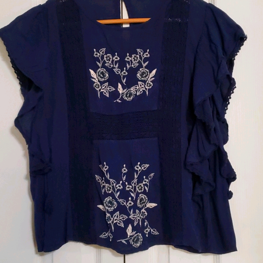 American Eagle top